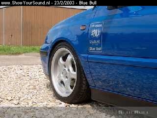 showyoursound.nl - Blue Bulls Ice Install . . . - Blue Bull - 2.jpg - Dezent Type C 7,5 x 16 - Uniroyal Raintrac 195/45/16.